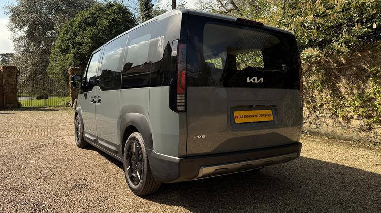 KIA PV5 ELECTRIC ESTATE 120kW Essential Long Range 71kWh 5dr Auto [7 Seat]